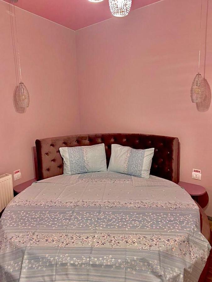 Sweet Pink By Miro Apartment シナヤ エクステリア 写真