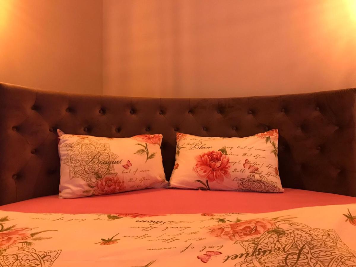 Sweet Pink By Miro Apartment シナヤ エクステリア 写真