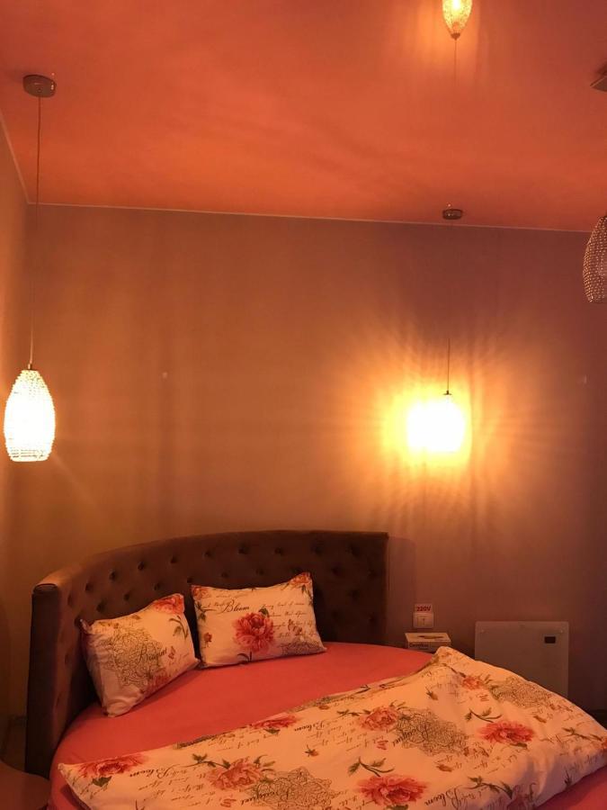 Sweet Pink By Miro Apartment シナヤ エクステリア 写真